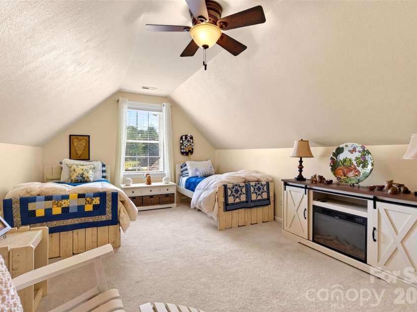 1174 Dale Road, Spruce Pine, NC 28777.  MLS# CAR4400833, YatesRealty ID 36364. 