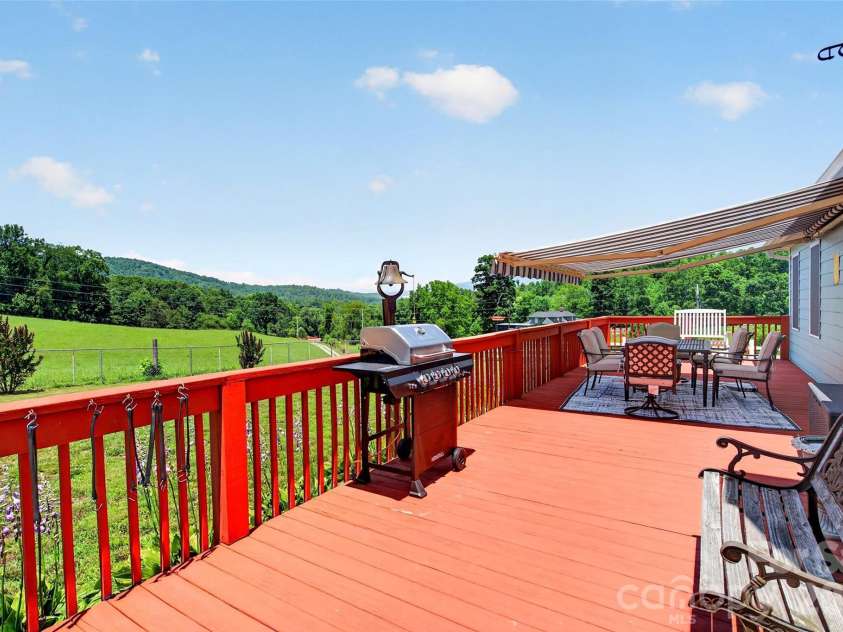 1174 Dale Road, Spruce Pine, NC 28777.  MLS# CAR4400833, YatesRealty ID 36364. 
