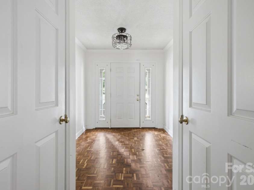 108 Augusta Drive, Statesville, NC 28625.  MLS# CAR4402103, YatesRealty ID 36365. 