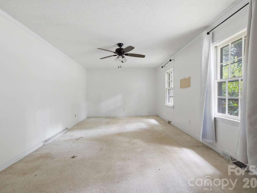 108 Augusta Drive, Statesville, NC 28625.  MLS# CAR4402103, YatesRealty ID 36365. 
