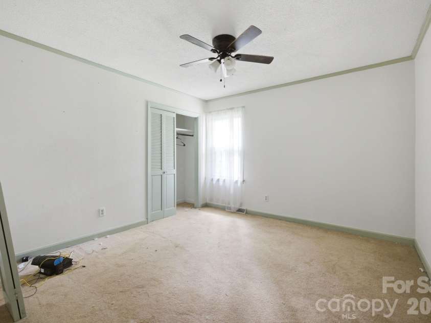 108 Augusta Drive, Statesville, NC 28625.  MLS# CAR4402103, YatesRealty ID 36365. 