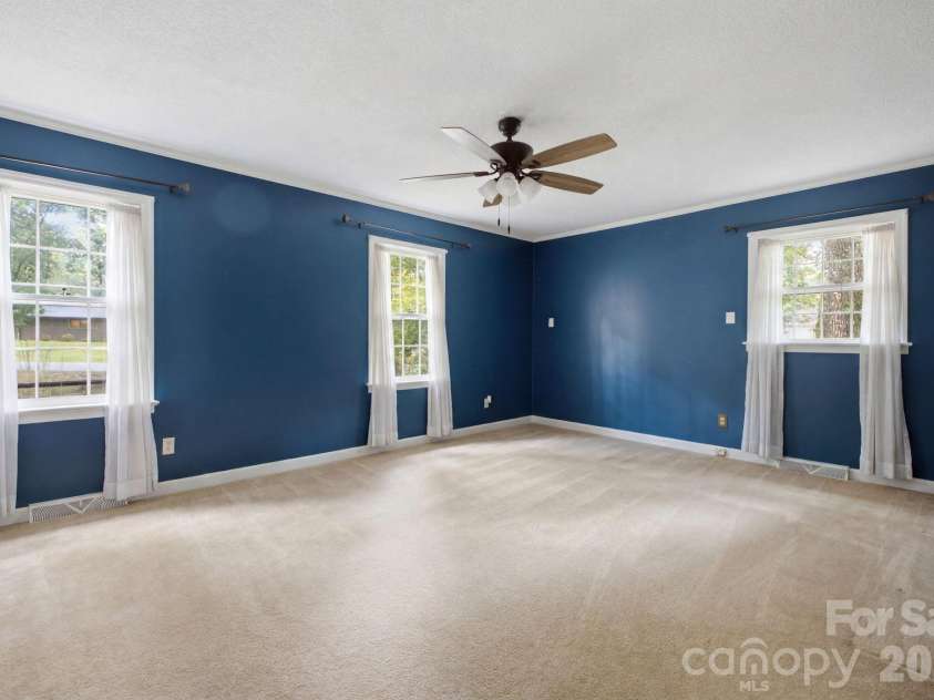 108 Augusta Drive, Statesville, NC 28625.  MLS# CAR4402103, YatesRealty ID 36365. 