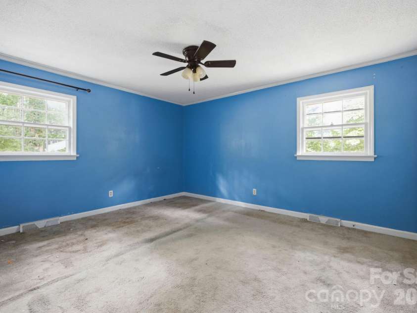 108 Augusta Drive, Statesville, NC 28625.  MLS# CAR4402103, YatesRealty ID 36365. 