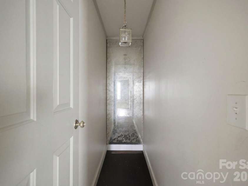 108 Augusta Drive, Statesville, NC 28625.  MLS# CAR4402103, YatesRealty ID 36365. 