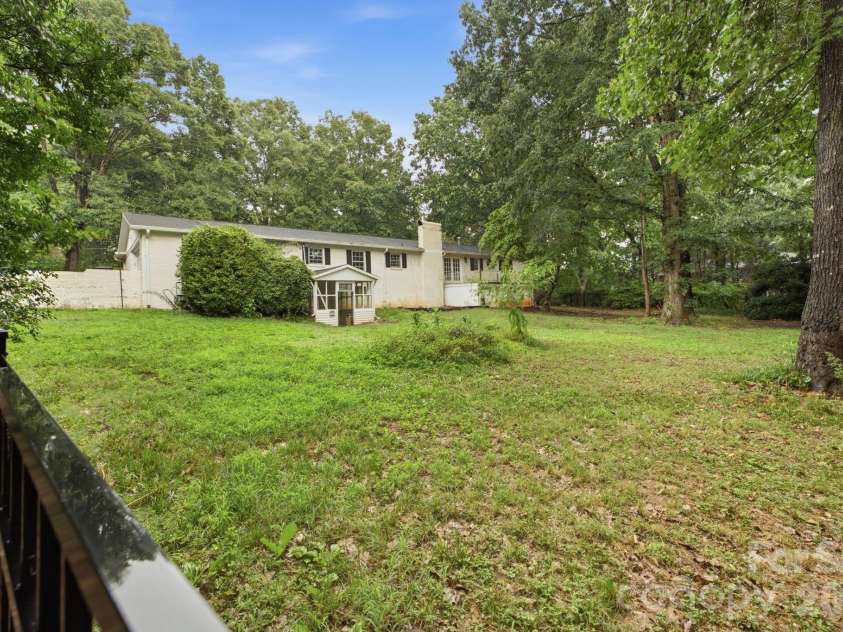108 Augusta Drive, Statesville, NC 28625.  MLS# CAR4402103, YatesRealty ID 36365. 