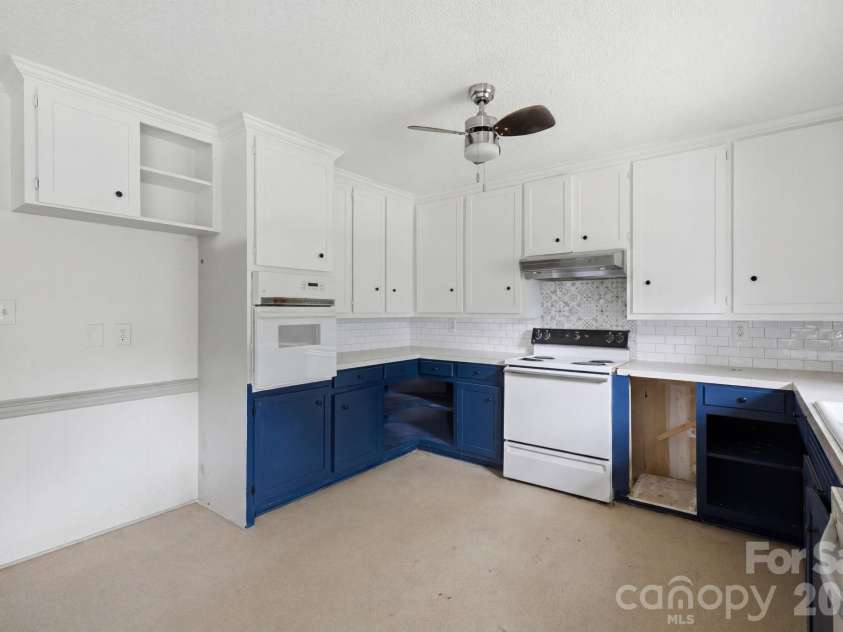 108 Augusta Drive, Statesville, NC 28625.  MLS# CAR4402103, YatesRealty ID 36365. Virtually edited