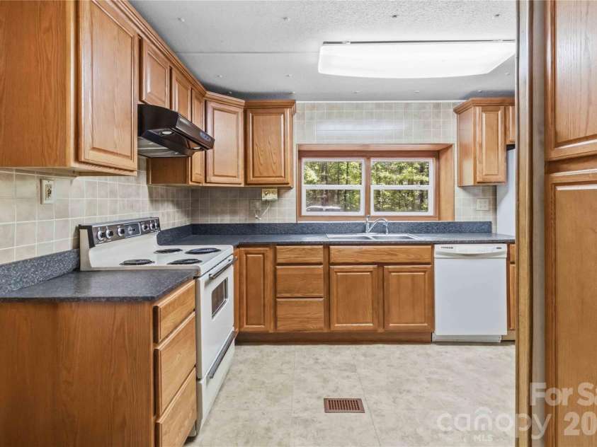 2228 Lannie Lane, Rock Hill, SC 29730.  MLS# CAR4402549, YatesRealty ID 36366. 