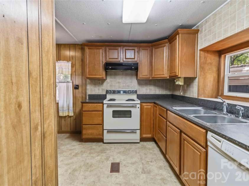 2228 Lannie Lane, Rock Hill, SC 29730.  MLS# CAR4402549, YatesRealty ID 36366. 