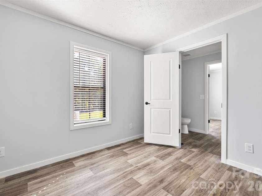 6414 Mingo Road, Heath Springs, SC 29058.  MLS# CAR4402987, YatesRealty ID 36367. Bedroom w/ Jack & Jill Bath