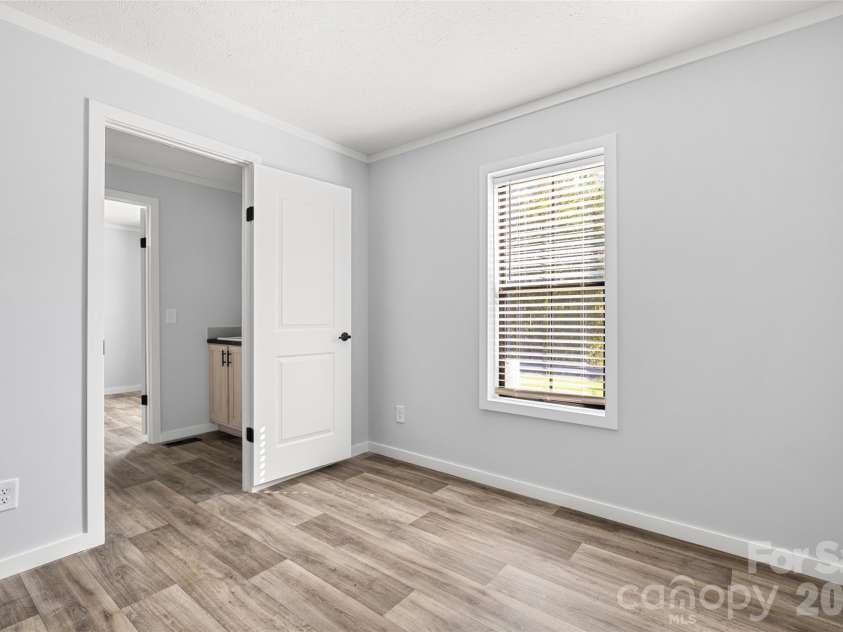6414 Mingo Road, Heath Springs, SC 29058.  MLS# CAR4402987, YatesRealty ID 36367. Bedroom w/ Jack & Jill Bath