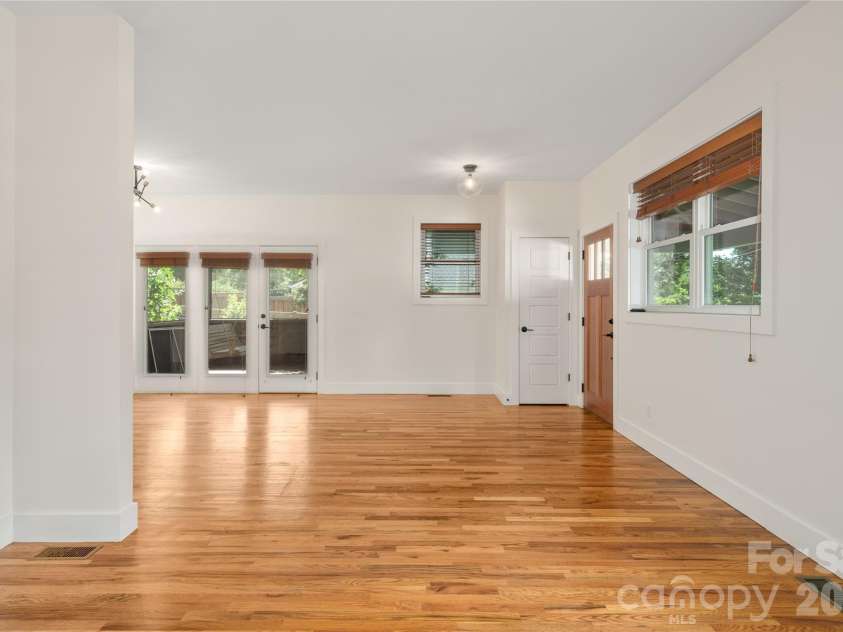 73 Downing Street, Asheville, NC 28806.  MLS# CAR4401958, YatesRealty ID 36369. 