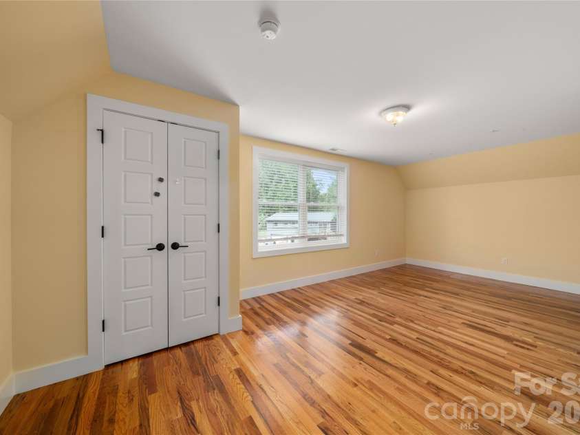 73 Downing Street, Asheville, NC 28806.  MLS# CAR4401958, YatesRealty ID 36369. 