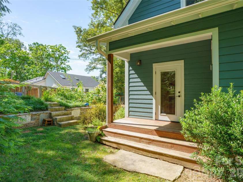 73 Downing Street, Asheville, NC 28806.  MLS# CAR4401958, YatesRealty ID 36369. 