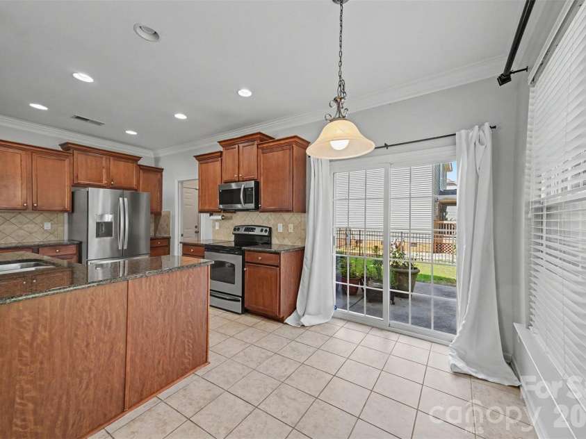 517 Stowe Road, Belmont, NC 28012.  MLS# CAR4399288, YatesRealty ID 36371. Breakfast & Kitchen