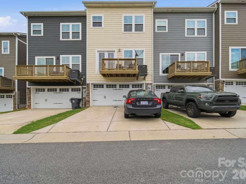 11741 Blessington Road, Huntersville, NC 28078.  MLS# CAR4402102, YatesRealty ID 36372. 