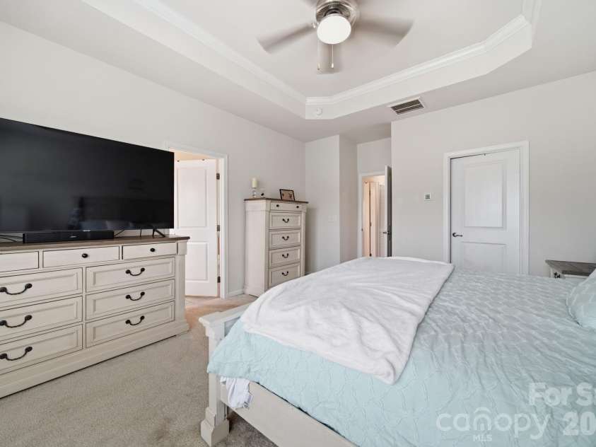 11741 Blessington Road, Huntersville, NC 28078.  MLS# CAR4402102, YatesRealty ID 36372. Primary Suite