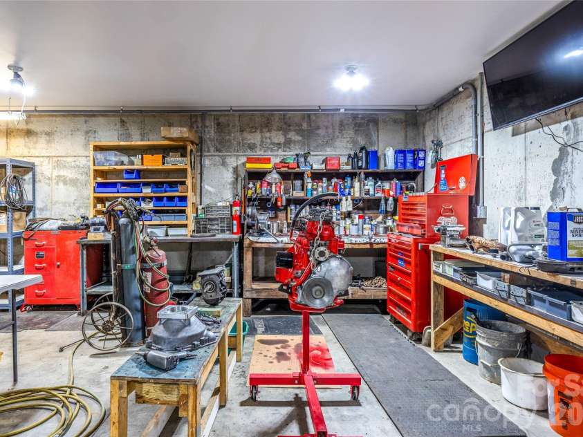 464 Governors View Road, Asheville, NC 28805.  MLS# CAR4402270, YatesRealty ID 36373. Workshop