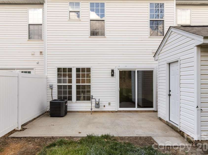 12557 Jessica Place, Charlotte, NC 28269.  MLS# CAR4396131, YatesRealty ID 36374. 