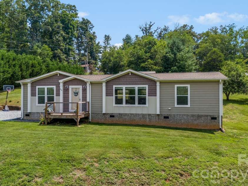 256 Phillips Valley Road, Mars Hill, NC 28754.  MLS# CAR4398012, YatesRealty ID 36375. 
