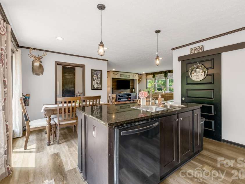 256 Phillips Valley Road, Mars Hill, NC 28754.  MLS# CAR4398012, YatesRealty ID 36375. 