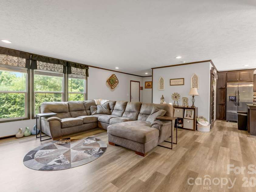 256 Phillips Valley Road, Mars Hill, NC 28754.  MLS# CAR4398012, YatesRealty ID 36375. 