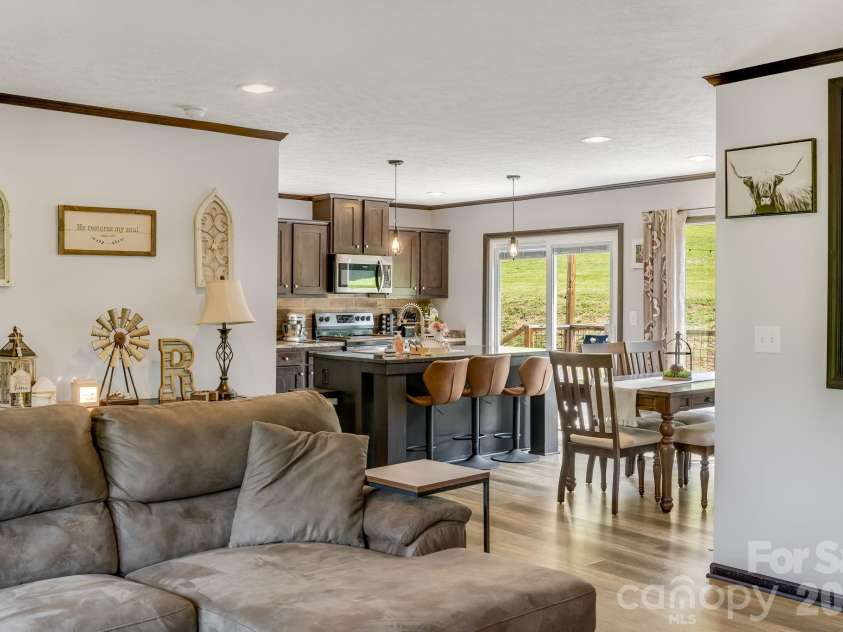 256 Phillips Valley Road, Mars Hill, NC 28754.  MLS# CAR4398012, YatesRealty ID 36375. 
