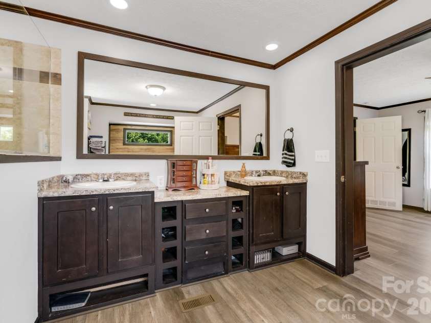 256 Phillips Valley Road, Mars Hill, NC 28754.  MLS# CAR4398012, YatesRealty ID 36375. 