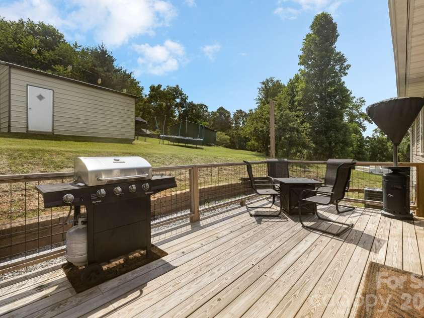 256 Phillips Valley Road, Mars Hill, NC 28754.  MLS# CAR4398012, YatesRealty ID 36375. 
