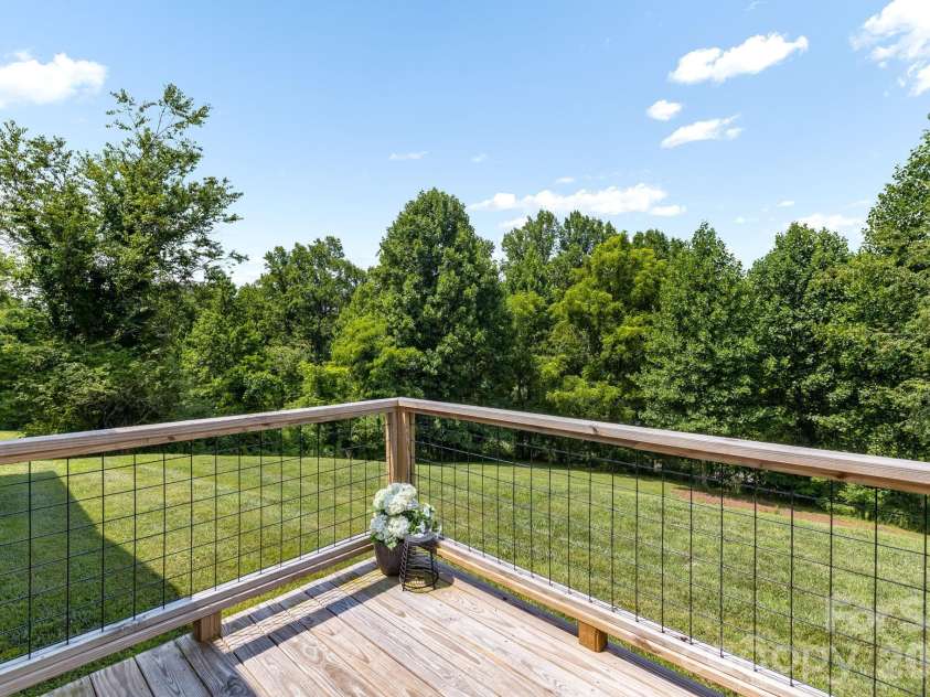 256 Phillips Valley Road, Mars Hill, NC 28754.  MLS# CAR4398012, YatesRealty ID 36375. 