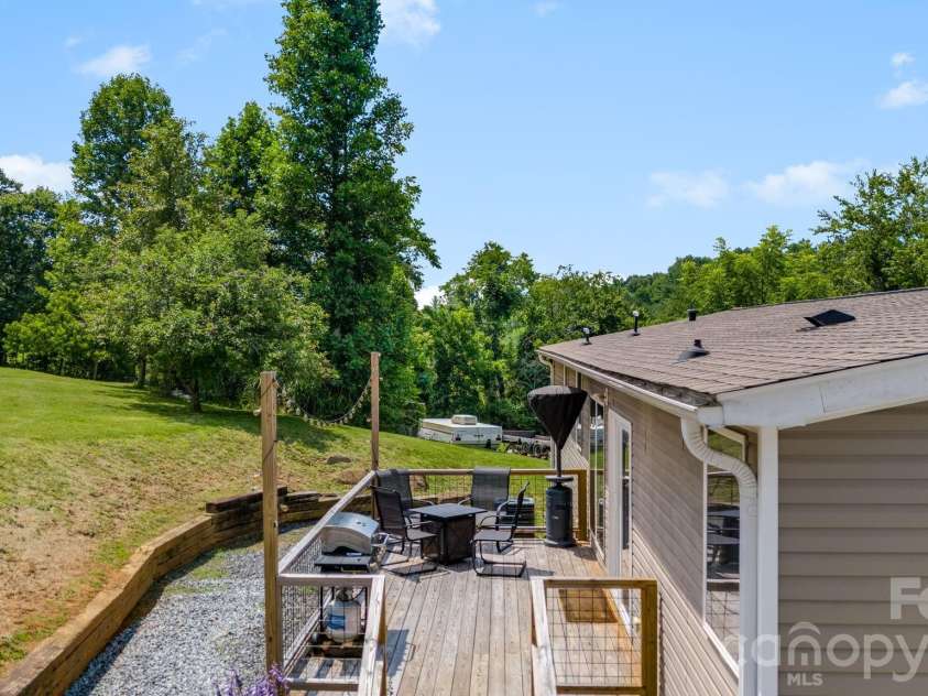 256 Phillips Valley Road, Mars Hill, NC 28754.  MLS# CAR4398012, YatesRealty ID 36375. 