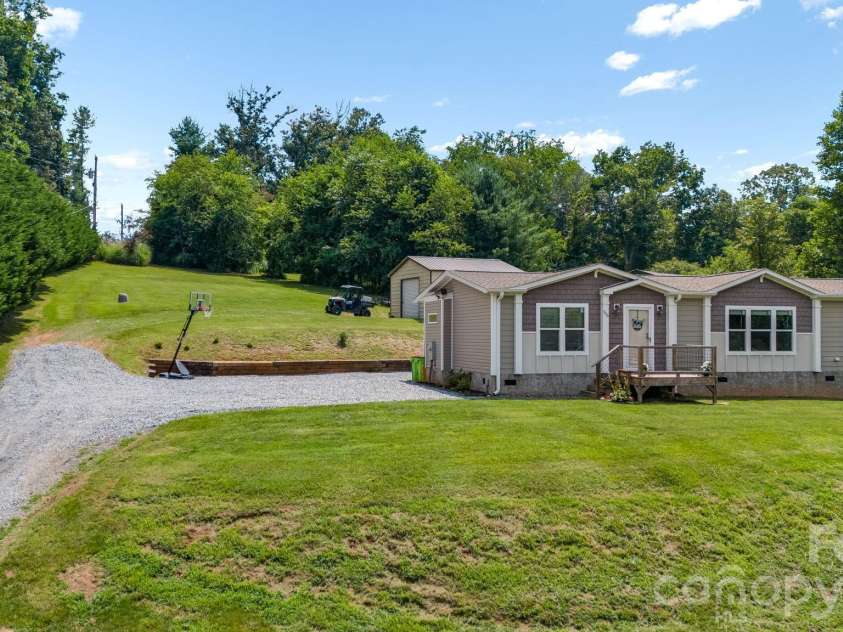 256 Phillips Valley Road, Mars Hill, NC 28754.  MLS# CAR4398012, YatesRealty ID 36375. 