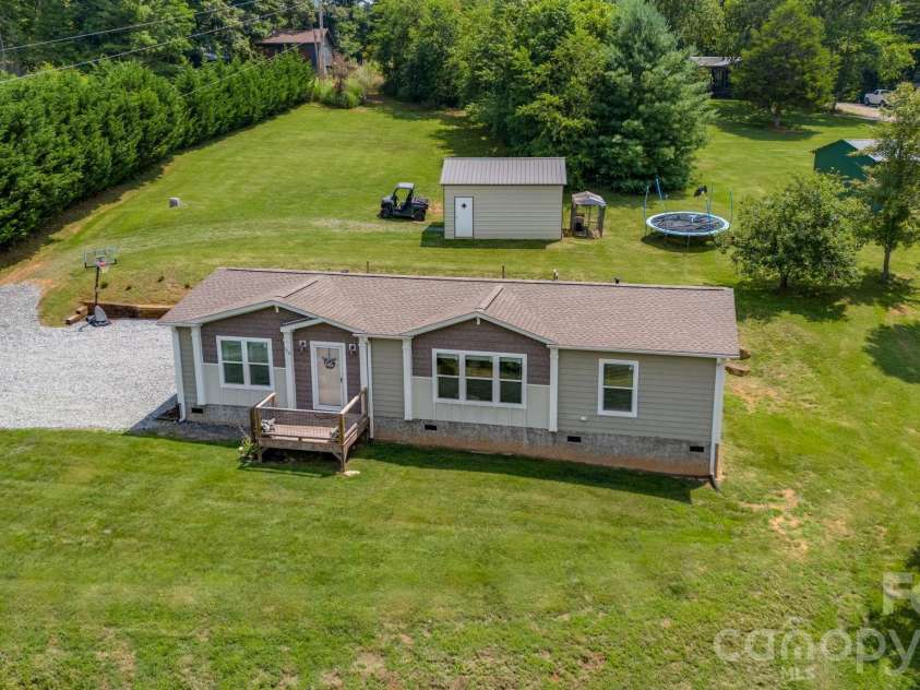 256 Phillips Valley Road, Mars Hill, NC 28754.  MLS# CAR4398012, YatesRealty ID 36375. 