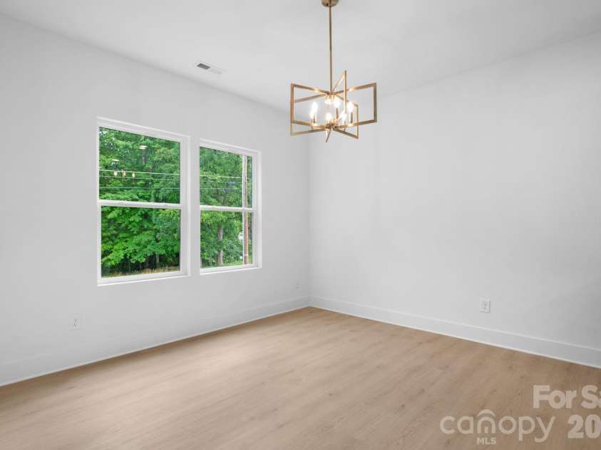 512 28th Street, Hickory, NC 28602.  MLS# CAR4399283, YatesRealty ID 36377. 