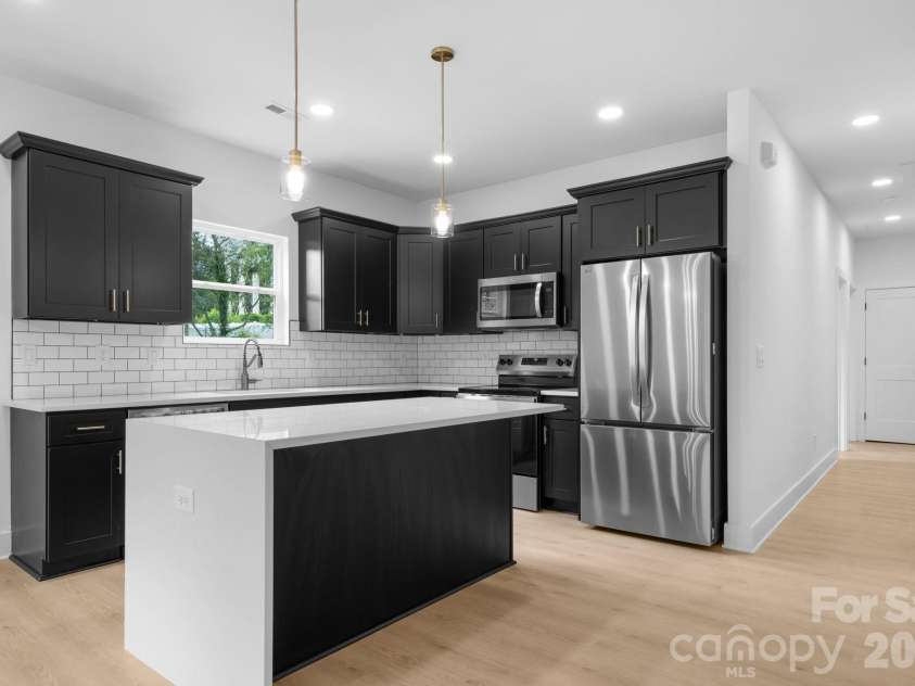 512 28th Street, Hickory, NC 28602.  MLS# CAR4399283, YatesRealty ID 36377. 