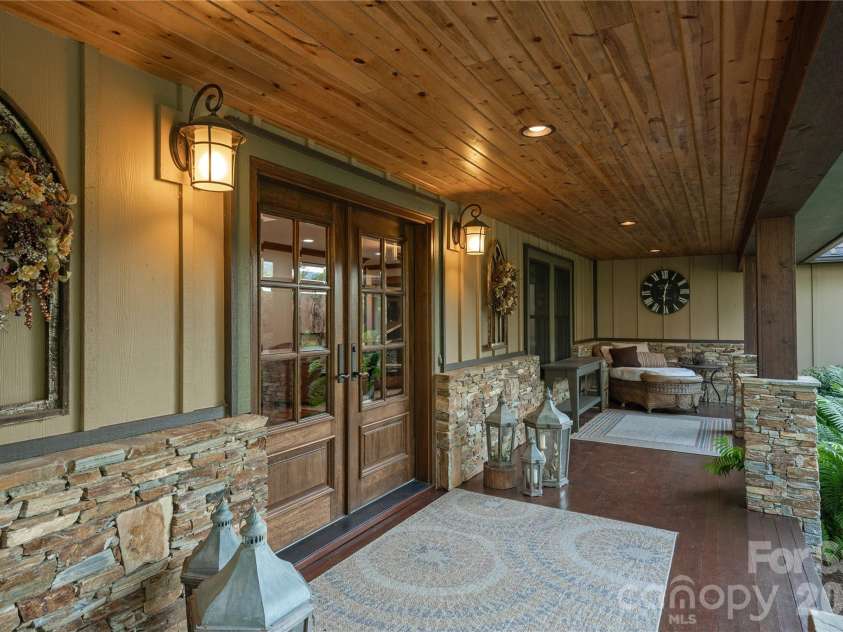 345 Prospect Drive, Burnsville, NC 28714.  MLS# CAR4399945, YatesRealty ID 36378. Front Porch