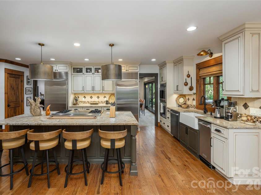 345 Prospect Drive, Burnsville, NC 28714.  MLS# CAR4399945, YatesRealty ID 36378. Kitchen