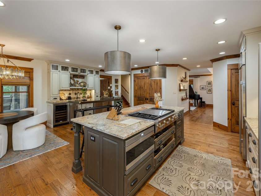 345 Prospect Drive, Burnsville, NC 28714.  MLS# CAR4399945, YatesRealty ID 36378. Kitchen