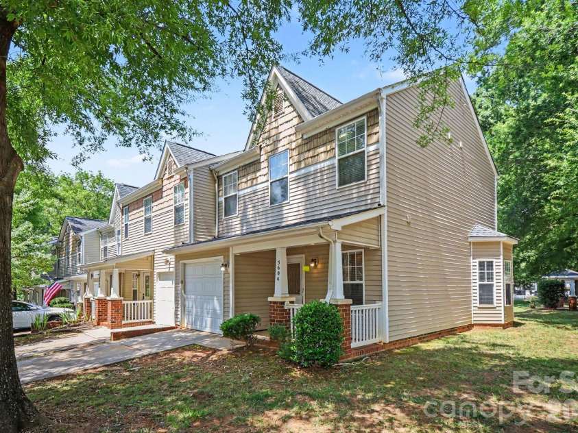 5604 Santeelah Court, Charlotte, NC 28217.  MLS# CAR4402278, YatesRealty ID 36379. 
