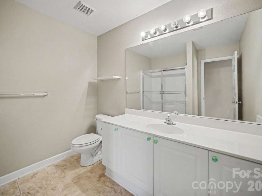 5604 Santeelah Court, Charlotte, NC 28217.  MLS# CAR4402278, YatesRealty ID 36379. Bathroom 2