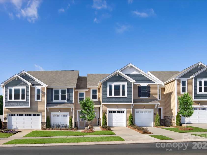 6023 Mallow Crossing Lane, Charlotte, NC 28213.  MLS# CAR4328438, YatesRealty ID 3638. 