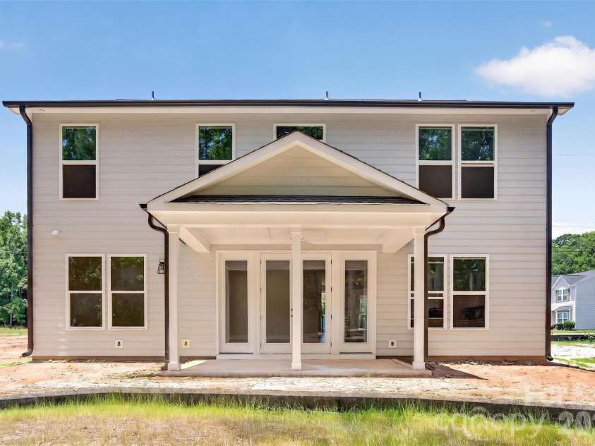 4919 Potter Road, Matthews, NC 28104.  MLS# CAR4395738, YatesRealty ID 36381. 