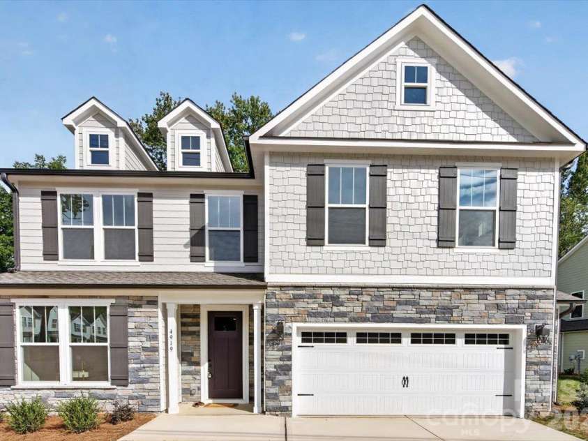 4919 Potter Road, Matthews, NC 28104.  MLS# CAR4395738, YatesRealty ID 36381. 