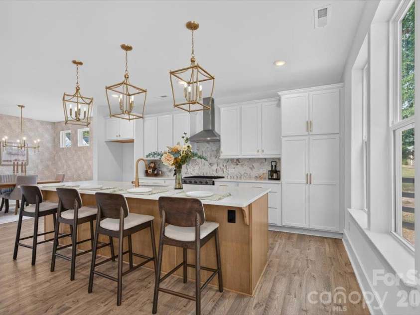 4919 Potter Road, Matthews, NC 28104.  MLS# CAR4395738, YatesRealty ID 36381. 