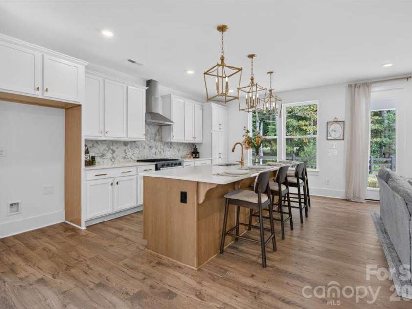 4919 Potter Road, Matthews, NC 28104.  MLS# CAR4395738, YatesRealty ID 36381. 