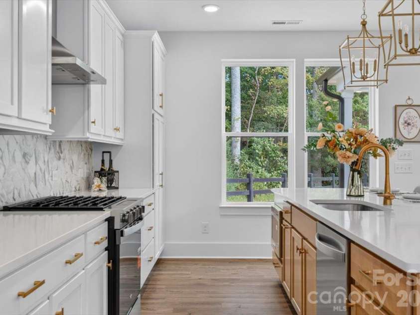 4919 Potter Road, Matthews, NC 28104.  MLS# CAR4395738, YatesRealty ID 36381. 