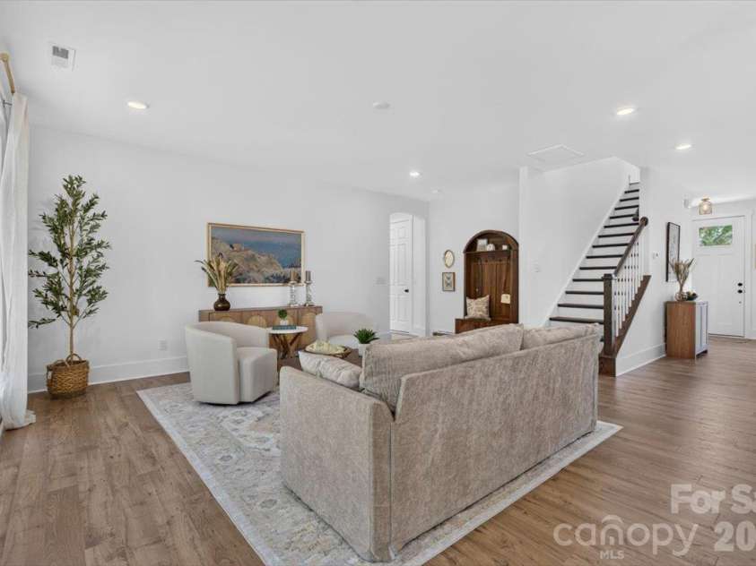 4919 Potter Road, Matthews, NC 28104.  MLS# CAR4395738, YatesRealty ID 36381. 