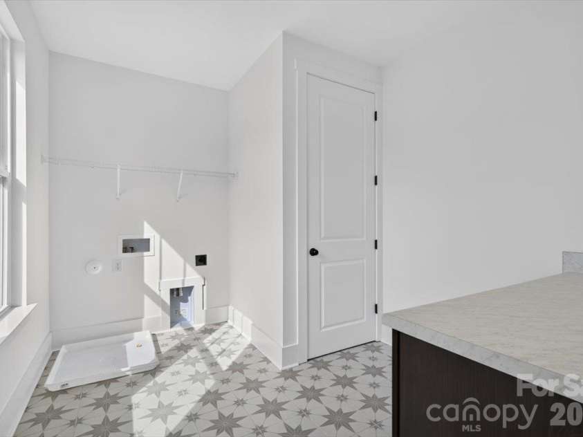4919 Potter Road, Matthews, NC 28104.  MLS# CAR4395738, YatesRealty ID 36381. 