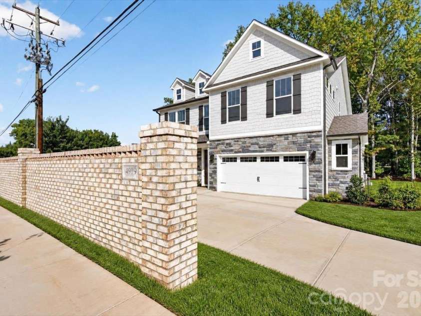 4919 Potter Road, Matthews, NC 28104.  MLS# CAR4395738, YatesRealty ID 36381. 