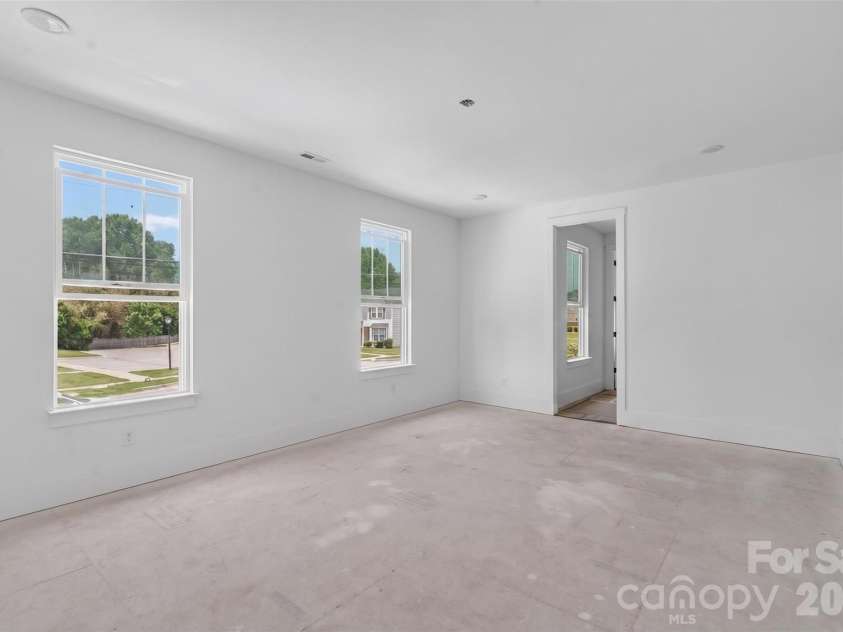 4919 Potter Road, Matthews, NC 28104.  MLS# CAR4395738, YatesRealty ID 36381. Oversized Bonus Room with Endless possibilities!