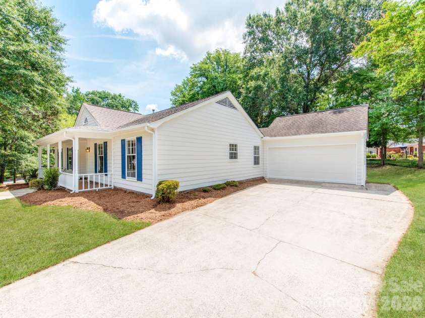 4625 Annerly Court, Charlotte, NC 28226.  MLS# CAR4399934, YatesRealty ID 36383. 